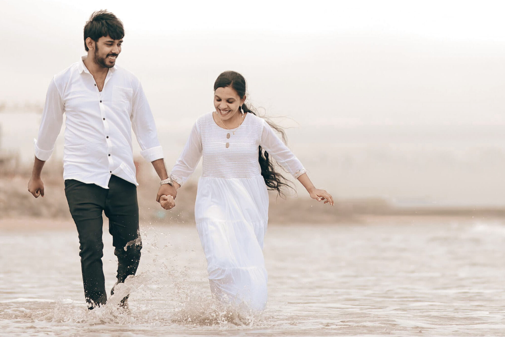 wedding photography in Erode Beach Pre Wedding Photoshoot – Happypic Photography Erode